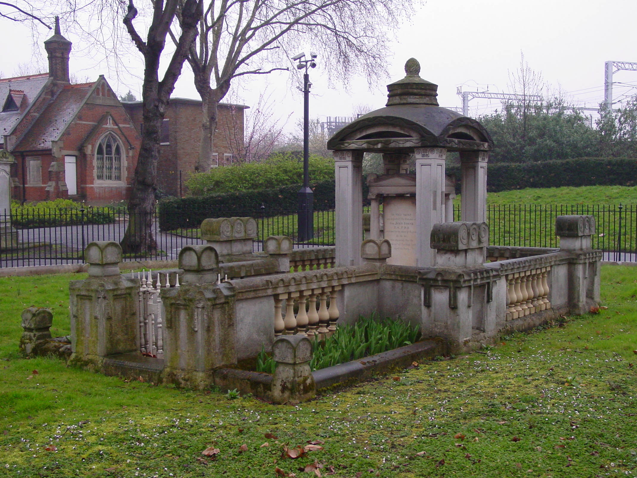 2778soaneMausoleumOldStPancrasChurchyard.jpg