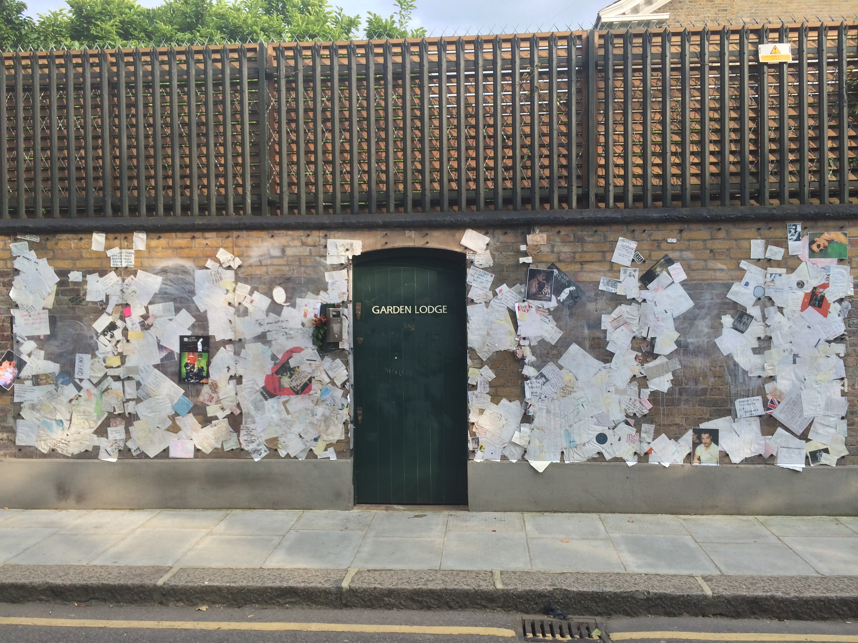 Freddie Mercury house.jpg